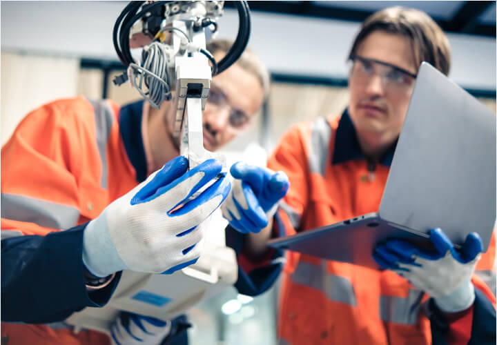 优质的在职培训机会，有机会与高水平团队一起工作